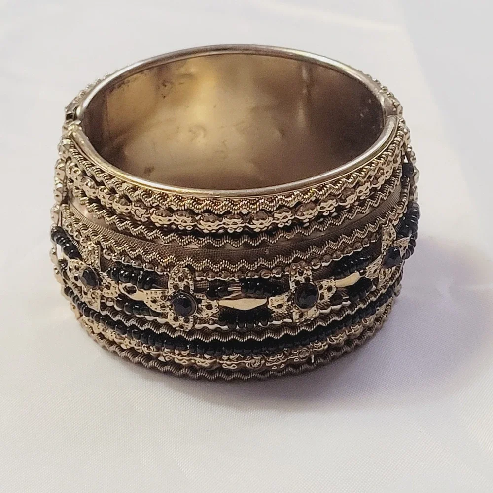 Women's Hinged Cuff Bracelet OS Gold Black Beaded Ornate Statement U13